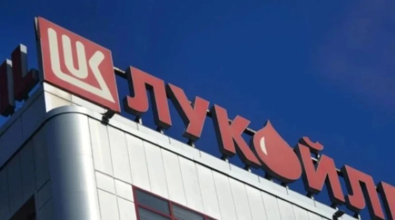 Експерт за "Лукойл": Похвално е, че правителството си свърши работата и няма да се създават трусове на пазара за горива