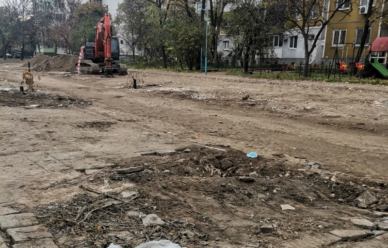 Усилено ремонтират окаяна улица в западната част на Пловдив, гражданка недоволна