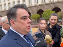 Асен Василев: Бюджет 2026 г. взема по 600 лева от всеки гражданин, за да напълни касичката на властта
