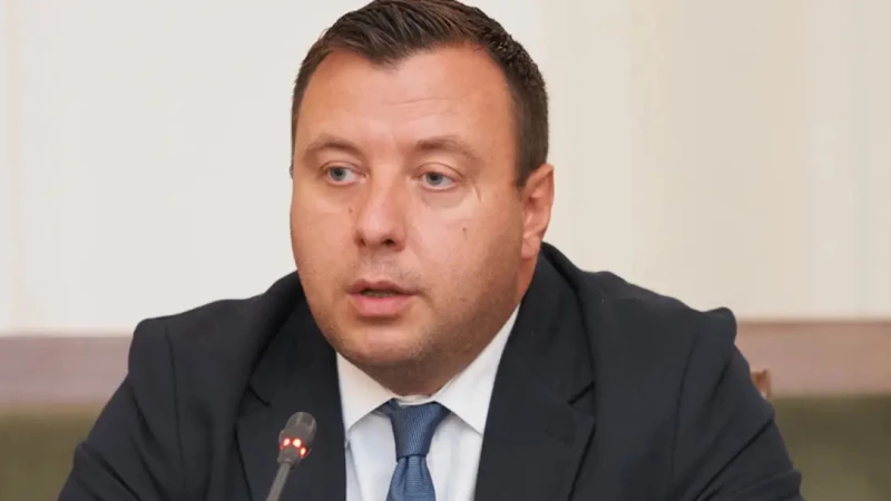 "Възраждане" иска незабавни предсрочни избори