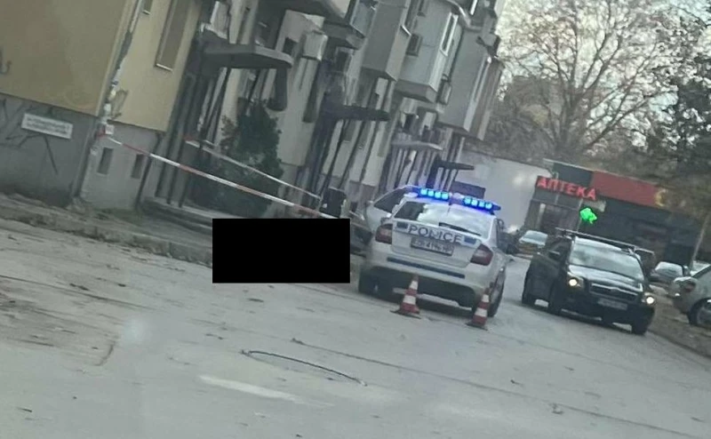 Очевидец: Труп на жена лежи на тротоар в "Смирненски"