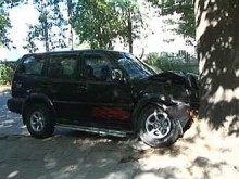 40-годишна с джип загина при сблъсък с дърво