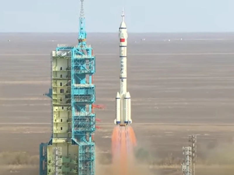 Китай изстреля към своята орбитална станиция безпилотния кораб Shenzhou-22