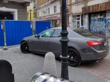 Общински охранители не трепнаха пред наглеци със скъпи автомобили