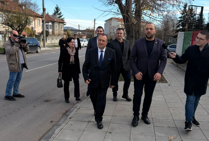 Министър за трагедията с три жертви: Ако има разминаване с нормативните актове и изисквания за пътя, те ще бъдат установени след одит