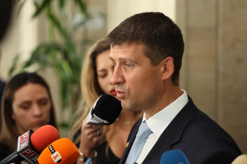 Ивелин Михайлов: Влезли са в дома ми и у всички познати хора, които имам
