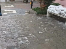 Безобразна мизерия около едно от най-популярните места в Пловдив