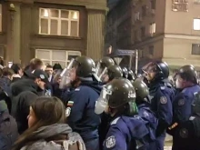 Трима полицаи са пострадали по време на протеста
