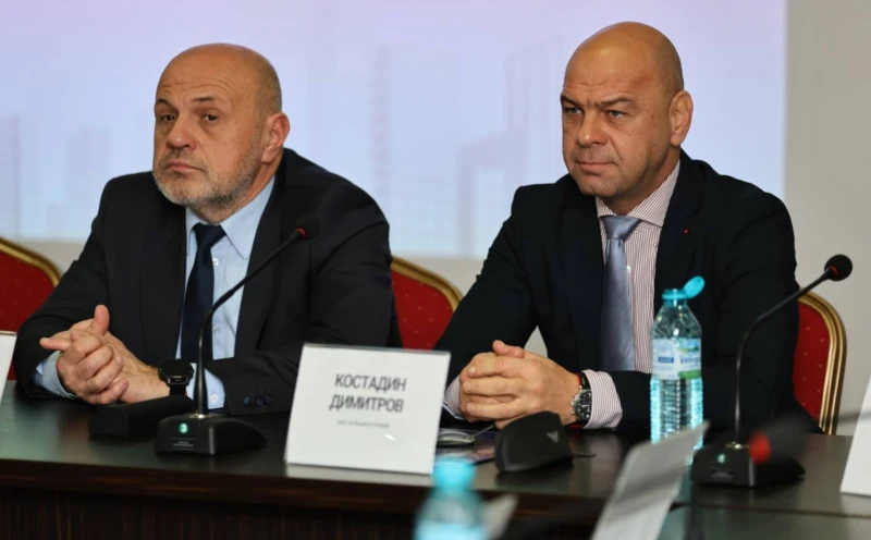 Описаха Пловдив като рая на земята, всичко е цветя и рози