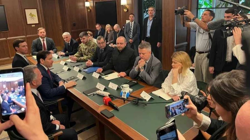 САЩ и Украйна продължават с преговорите за мир при закрити врати
