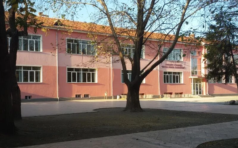 Нови директори оглавяват училища