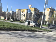 Катастрофа в кръгово в Пловдив. Как успяха да се ударят точно там?