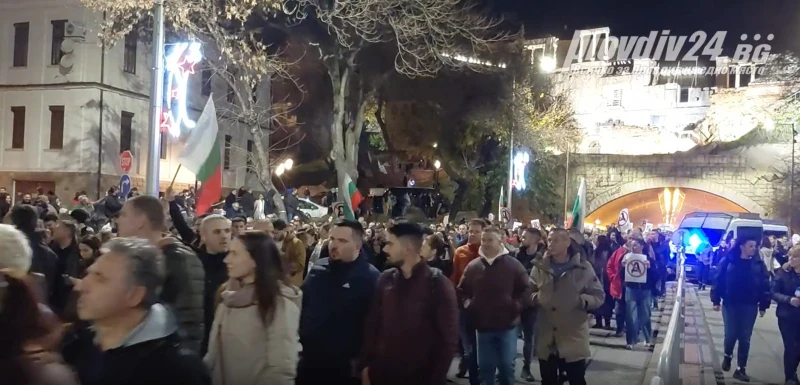 Хиляди преминаха на протестно шествие по бул. "Цар Борис III Обединител"