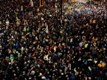 След като блокираха централата на ДПС: Протестът тръгва към централата на ГЕРБ 