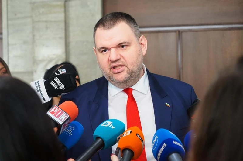 Пеевски: Румен Радев - истинският организатор на погромите, палежи и хаос разкри лицето си! С ПП-ДБ употребихте младите хора! 