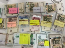 Синът на Атанас Бобоков е задържан, докато пали кофа за боклук на протеста снощи