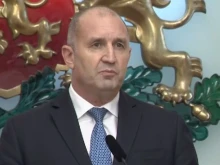 Президентът: Оставката е неотложна! Да живее България!