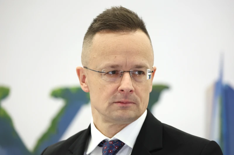 Сиярто: Водещи европейски страни от НАТО искат война с Русия