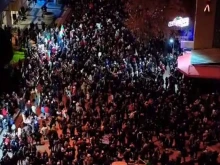 Протестиращи от снощи: По-високи заплати, всичко е в тавана по магазините