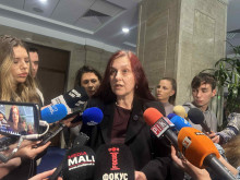 Майката на задържано момче на протеста: Беше принуден да каже, че е носил пиратки!