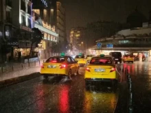 Потоп удари Истанбул, пълен хаос за туристите