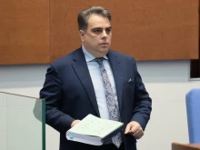 Асен Василев към премиера: Подайте оставка! Не карайте площада да стига до ексцесии!