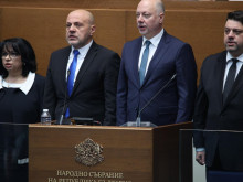 "Фокус": Правителството подава оставка до минути!