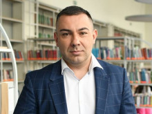 Доц. Христозов: Политическата нестабилност може да забави подготовката на институциите за въвеждането на еврото