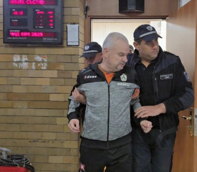 Пуснаха полицейския шеф под домашен арест с електронна гривна