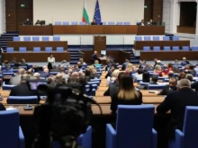 Парламентът ще разгледа удължителния закон за бюджета за 2026 г.