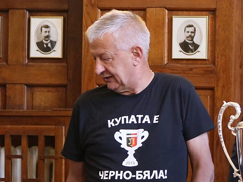 Крушарски: Поставям оценка "среден 3" на отбора! Дано доживея Локомотив да стане шампион!
