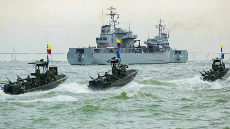 Венецуела разполага военни кораби за ескортиране на петролни танкери заради заплахите на Тръмп