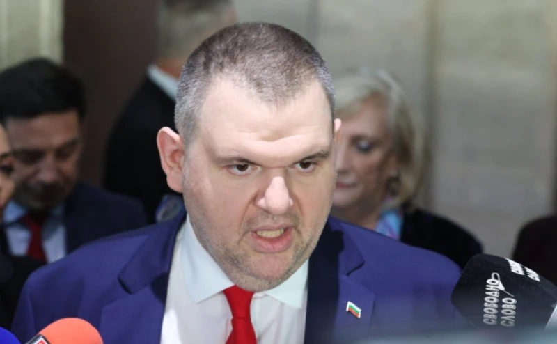 Делян Пеевски: Вчера се наложи да спасяваме Асен Василев, положението е много тежко. Януари и февруари ще бъдат трудни