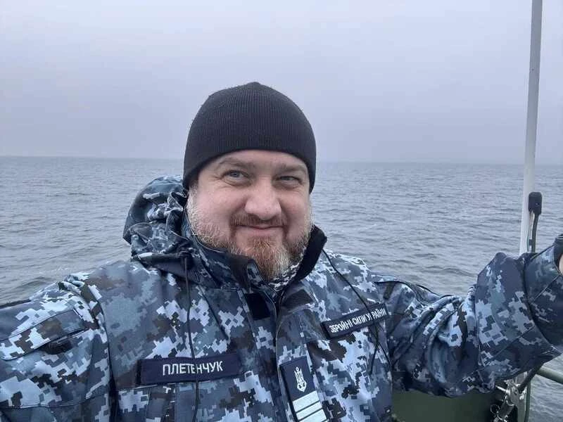 Дори рибите полудяха: Плетенчук коментира унищожаването на подводница в руско пристанище