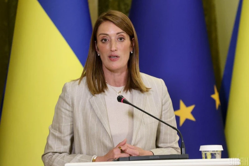 Мецола: Европейският парламент е готов да ускори решението за репарационен заем за Украйна