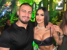 Лавина от критики за наша певица, качила снимка със сина си