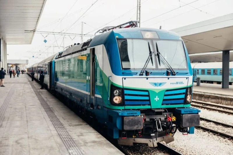 Караджов и ПП-ДБ в спор за обществената поръчка за железопътен превоз