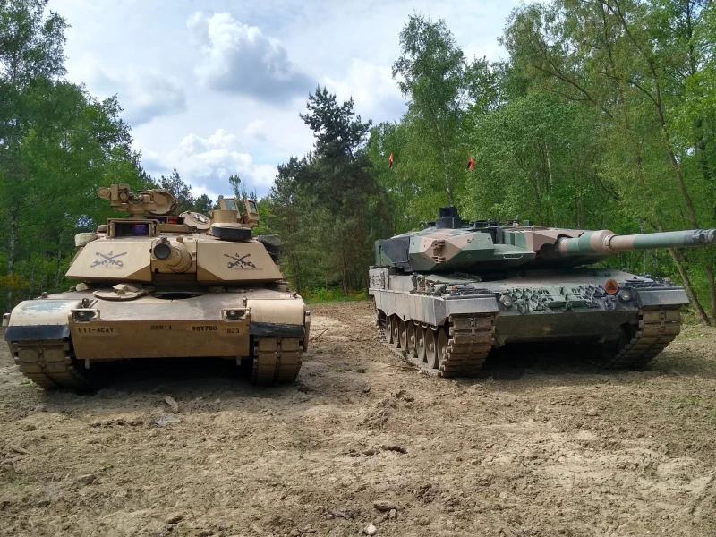 Руското МО: ВСУ загубиха танкове Abrams и Leopard на фронта