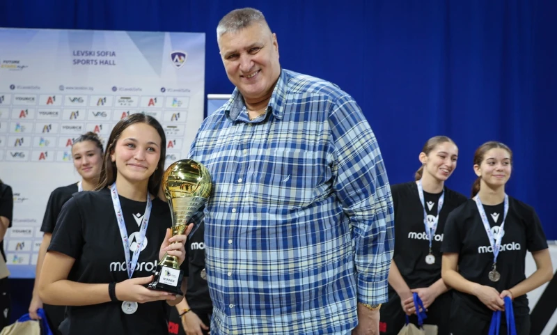 Любо Ганев награди шампионите в петия турнир за звезди на бъдещето в София
