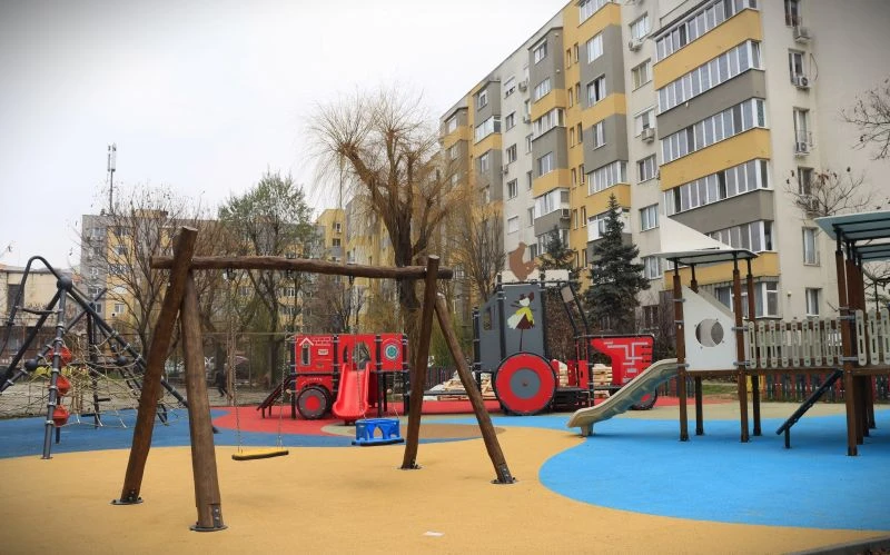 Вижте как изглеждат обновените детски площадки в квартал "Струмско"