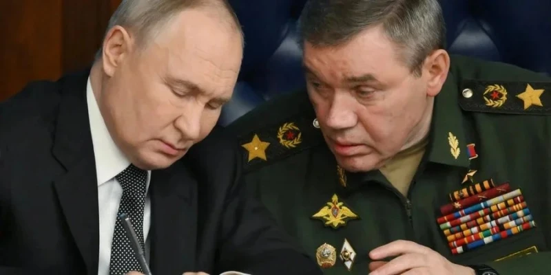FT: На брифингите Путин получава лъжлива картина и вярва, че може да спечели войната в Украйна