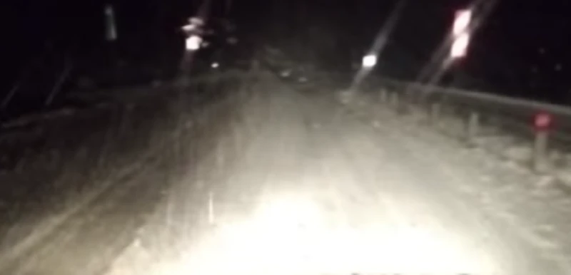 Шофьорите да внимават! Сняг заваля на прохода "Петрохан" 