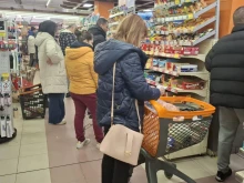 Заредете се с търпение, опашките са големи