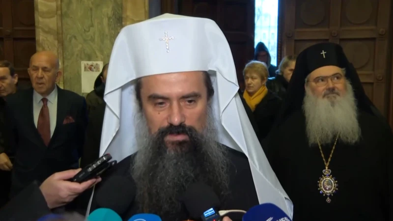 Патриарх Даниил отслужи Златоустова литургия за Рождество Христово: За много благословени години! 