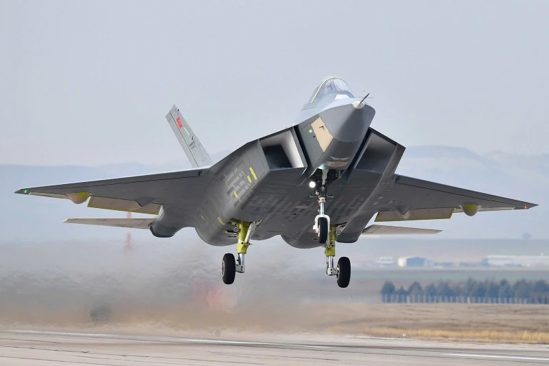 Турция: Доставени са 10 двигателя F110 за KAAN, преговорите продължават за още 80