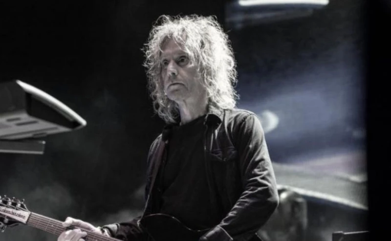 Почина Пери Бамонте от The Cure
