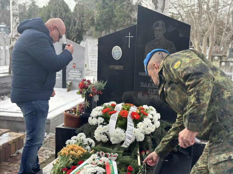 Русе почете паметта на загиналия в Кербала кандидат офицер Антон Петров