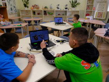 Осмокласници с дисекция на сърдечен мускул в новия STEM център на ПГБТ