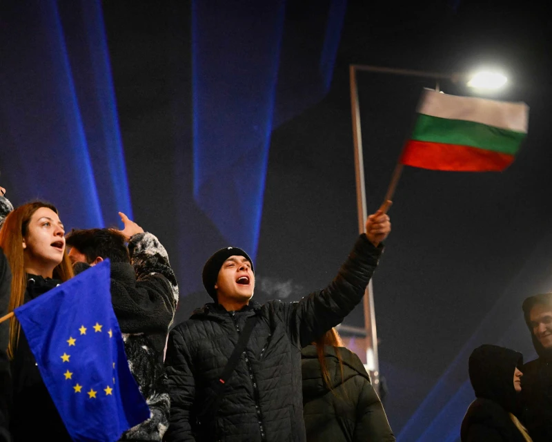 The Guardian: България се подготвя за присъединяване към еврозоната на фона на опасения от руска дезинформация