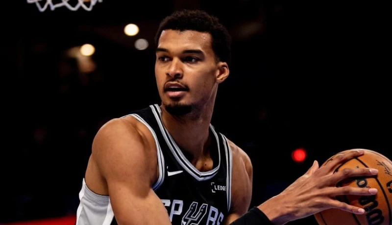 Извънземното не стигна за победа на Спърс в NBA